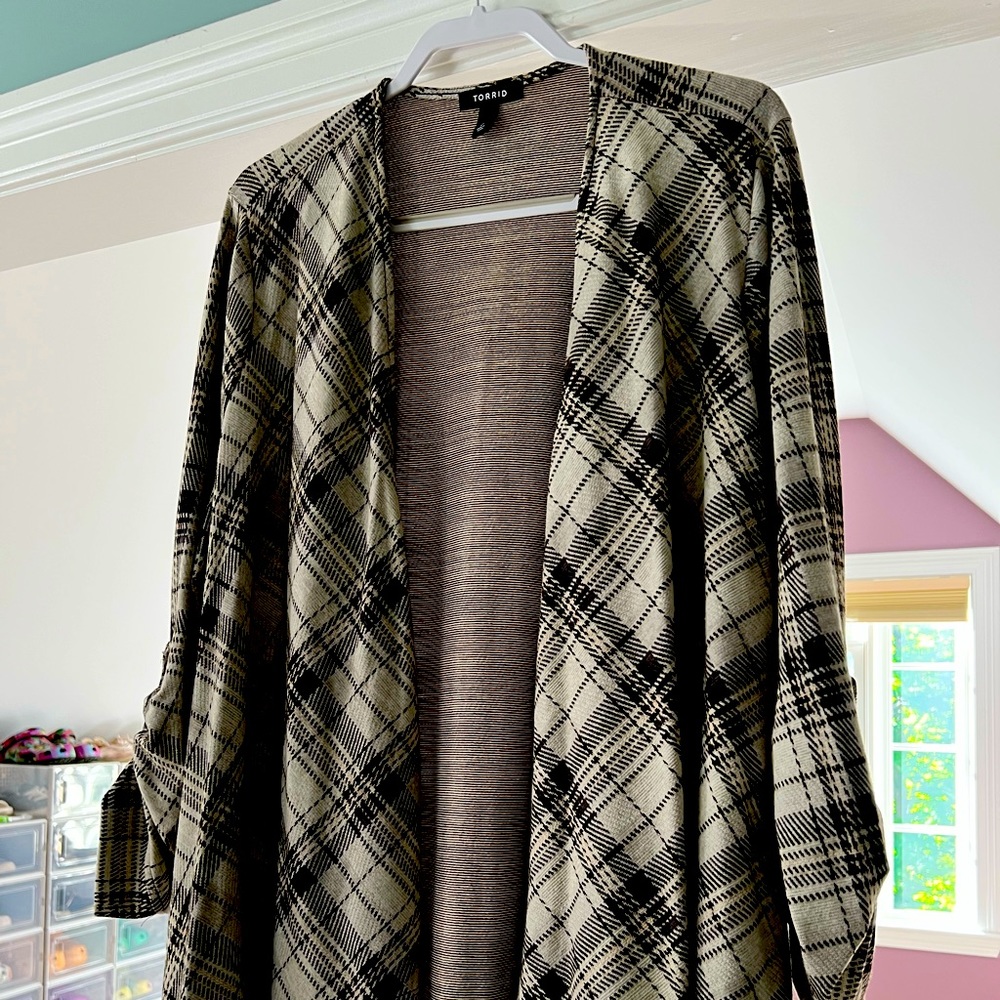 Torrid size 2 (14/16) plaid cover